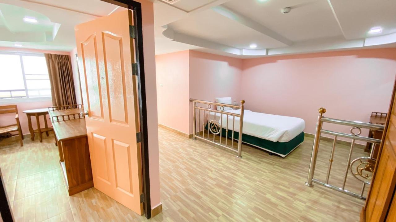 A.A. Pattaya Golden Beach Hotel Екстериор снимка