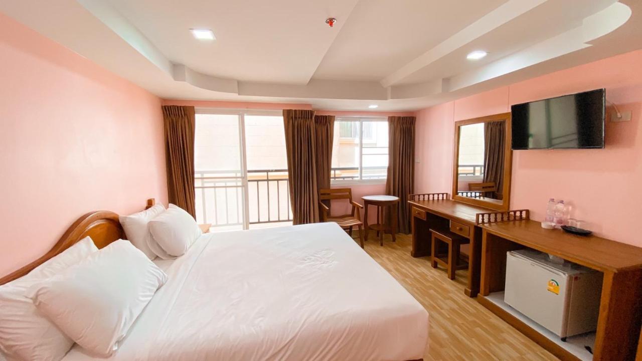 A.A. Pattaya Golden Beach Hotel Екстериор снимка