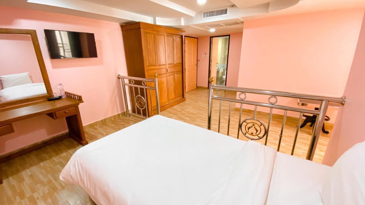 A.A. Pattaya Golden Beach Hotel Екстериор снимка