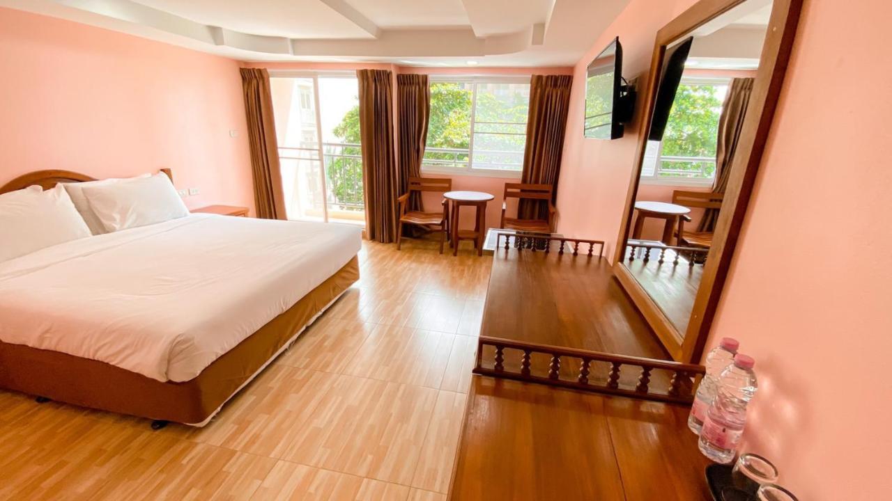 A.A. Pattaya Golden Beach Hotel Екстериор снимка