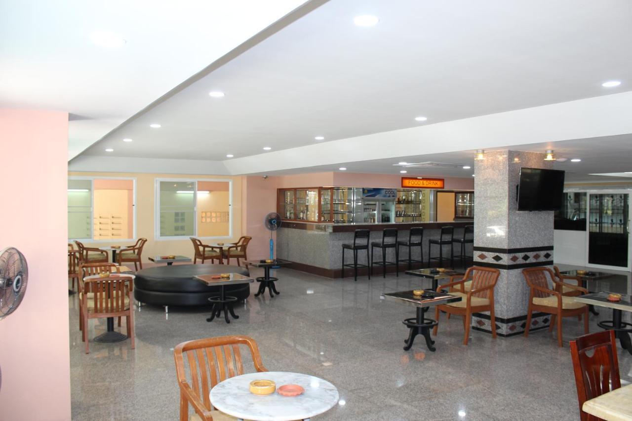 A.A. Pattaya Golden Beach Hotel Екстериор снимка